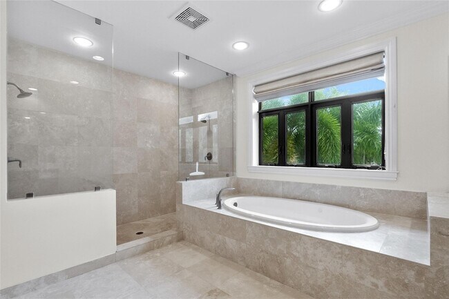 Building Photo - 105 Isle of Venice Dr