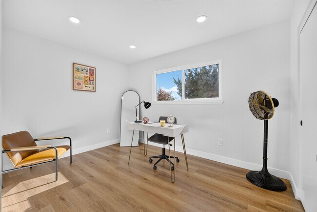 Building Photo - 13324 San Martin Pl