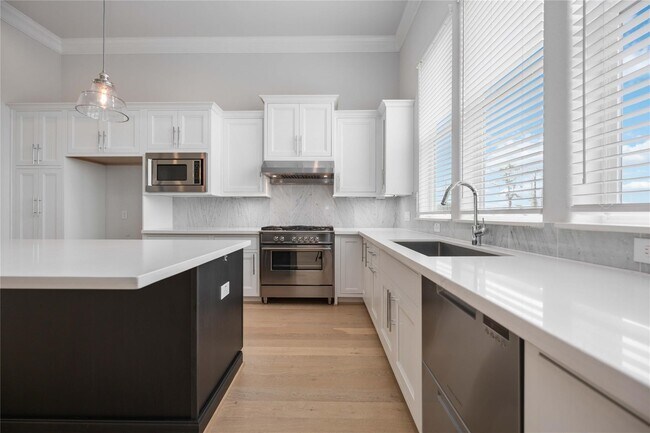 Building Photo - 10919 Grove Tree Ln