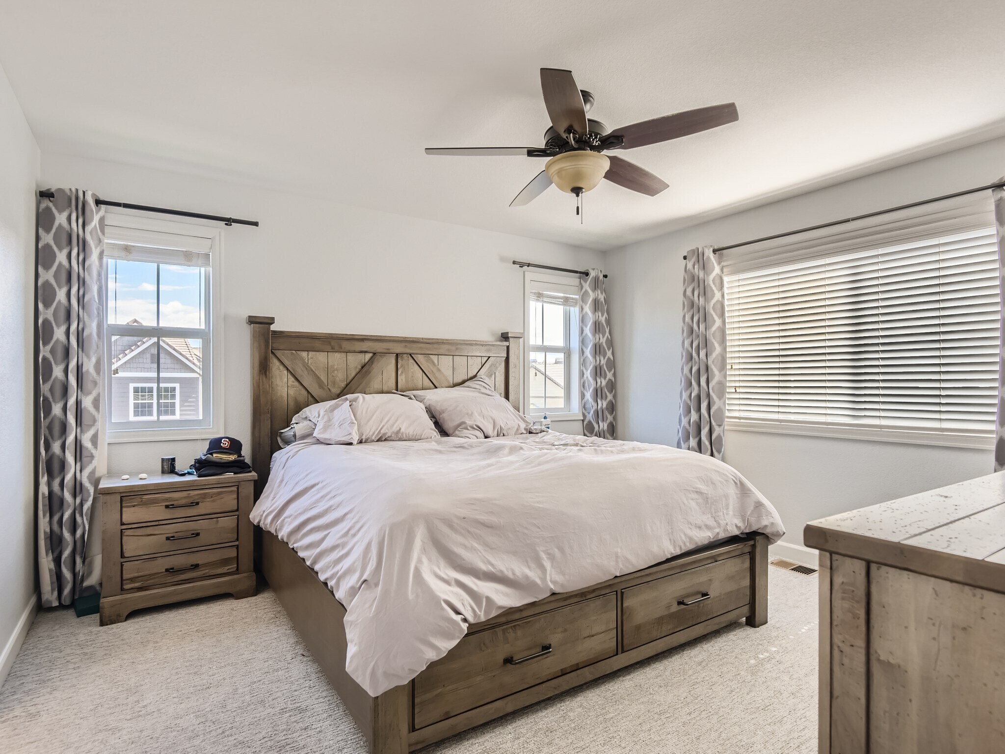 Building Photo - 664 Tiger Lily Way