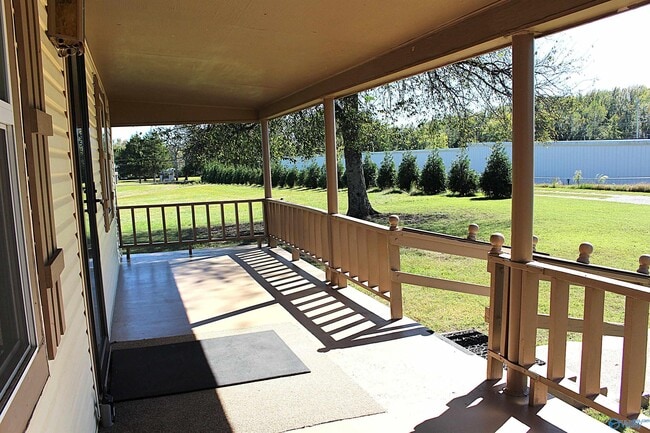 Building Photo - 152 Clutts Rd