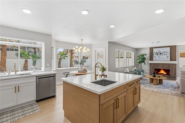 Building Photo - 9725 Cascade Falls Ave