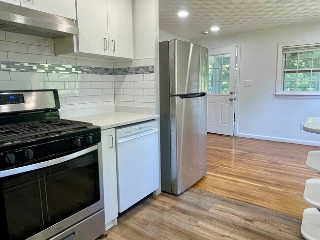 Building Photo - 3 Tufts Ln