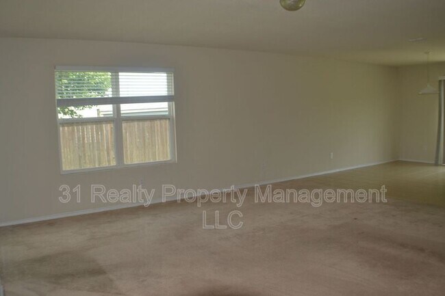 Building Photo - 1305 Swan Ridge Dr