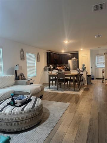 Building Photo - 612 Dashwood Dr