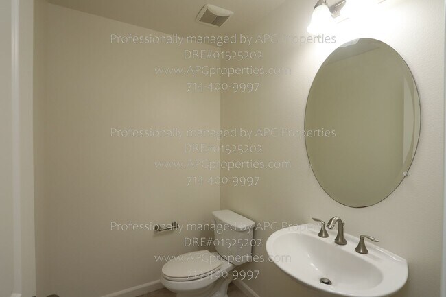 Building Photo - 509 S Trident St