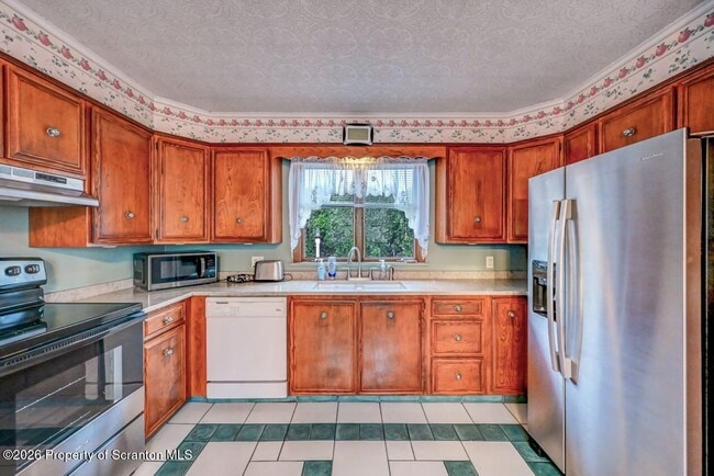 Building Photo - 454 Hickory St