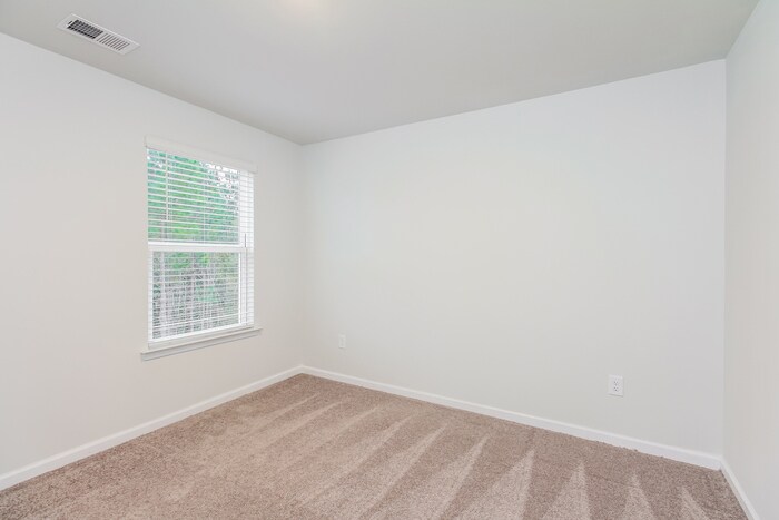 Building Photo - 523 Sugar Pne Dr