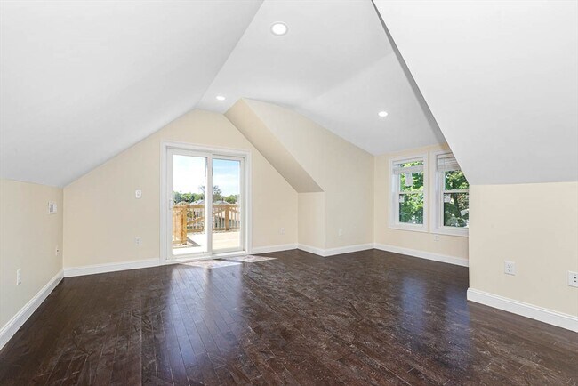 Building Photo - 70-72 Stanley Ave