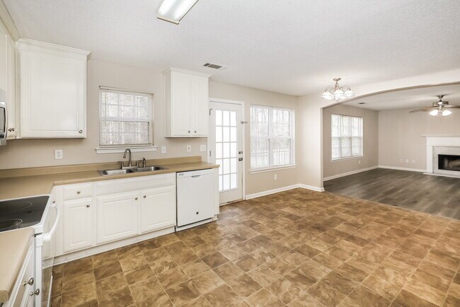 Building Photo - 10900 Hondal Ct