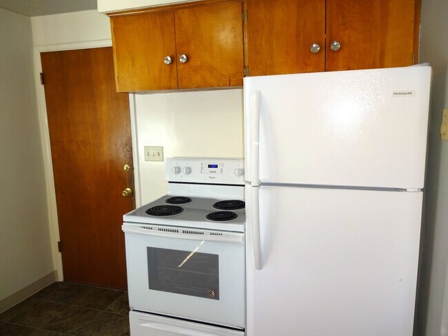 Building Photo - 655Mayfair - FH