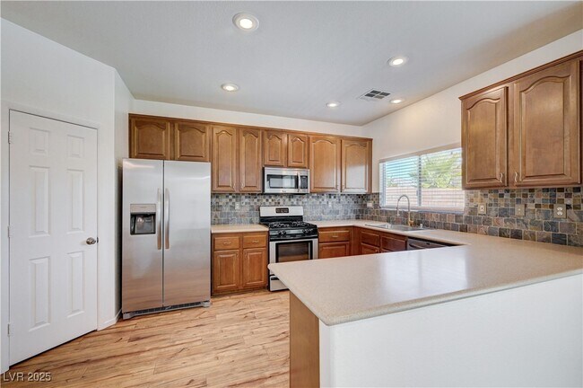 Building Photo - 5033 Apache Valley Ave