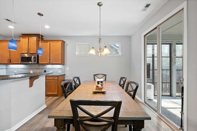 Building Photo - Stunning Apex Home with First-Floor Privat...