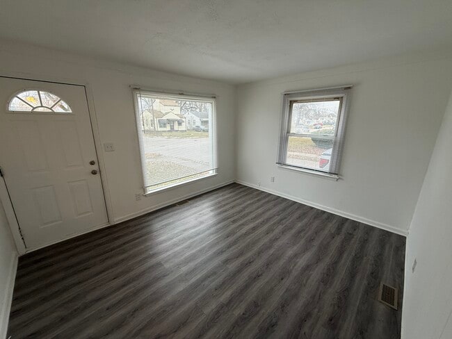 Building Photo - 22705 Sharrow Ave