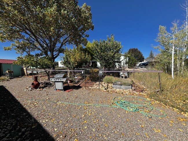 Building Photo - 580 W Abajo Dr