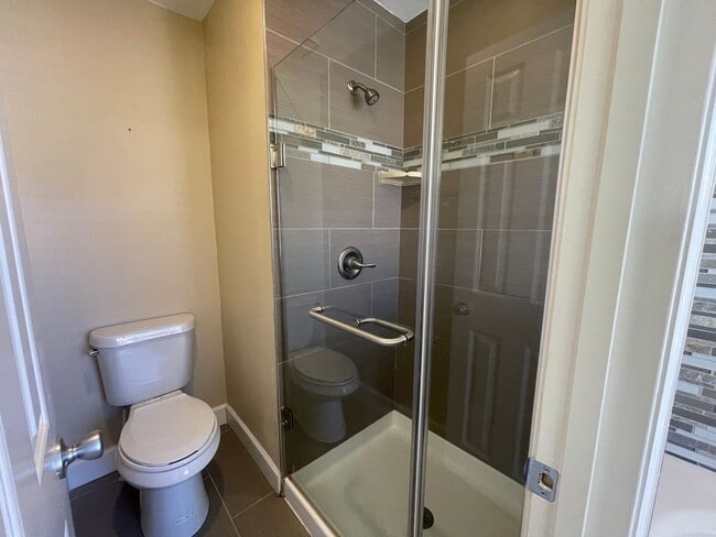 Building Photo - $0 DEPOSIT OPTION. LUXURIOUS 3BED/3.5 BATH...