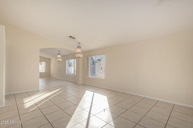 Building Photo - 8103 W Tonto Ln