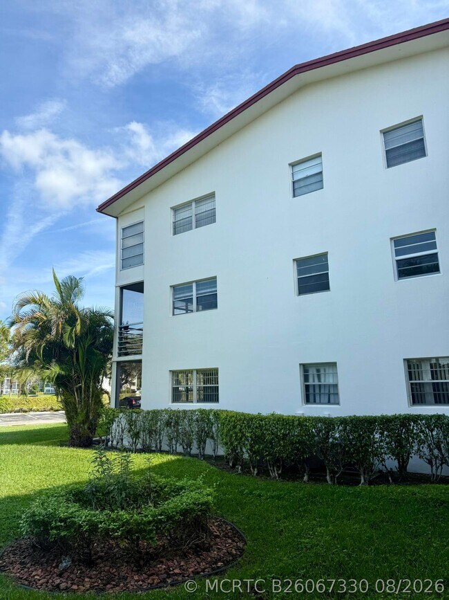 Building Photo - 9774 Glades Rd