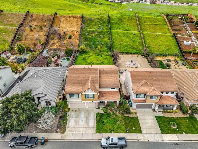 Building Photo - EXTRA LARGE HOME AND LOT... NESTLED IN THE ANTIOCH HILLS... 5 BEDS/3 BATHS/LARGE LIVING ROOM AND ...