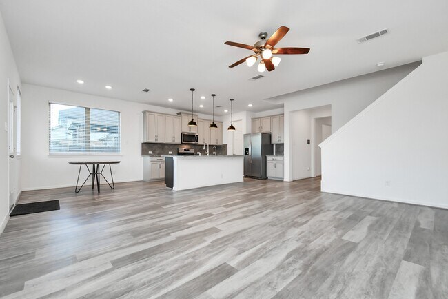 Building Photo - 9607 Slumbering Willow Ln