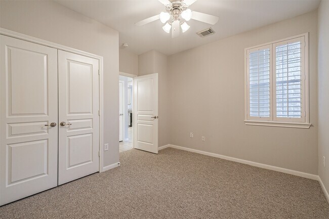 Building Photo - 9718 Catalina Leaf Ln