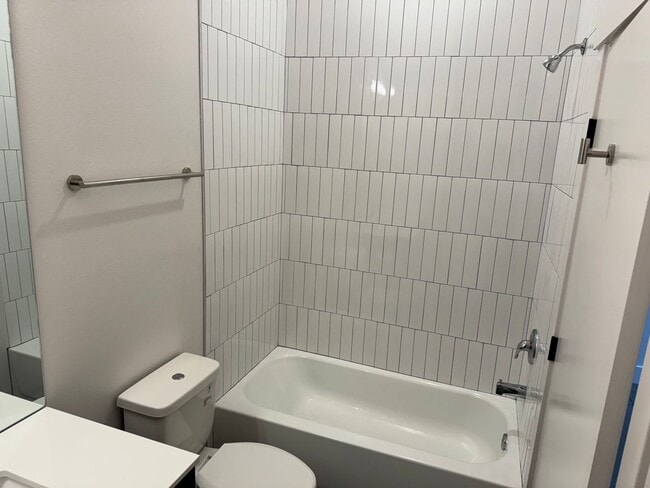 Interior Photo - 64 Park St