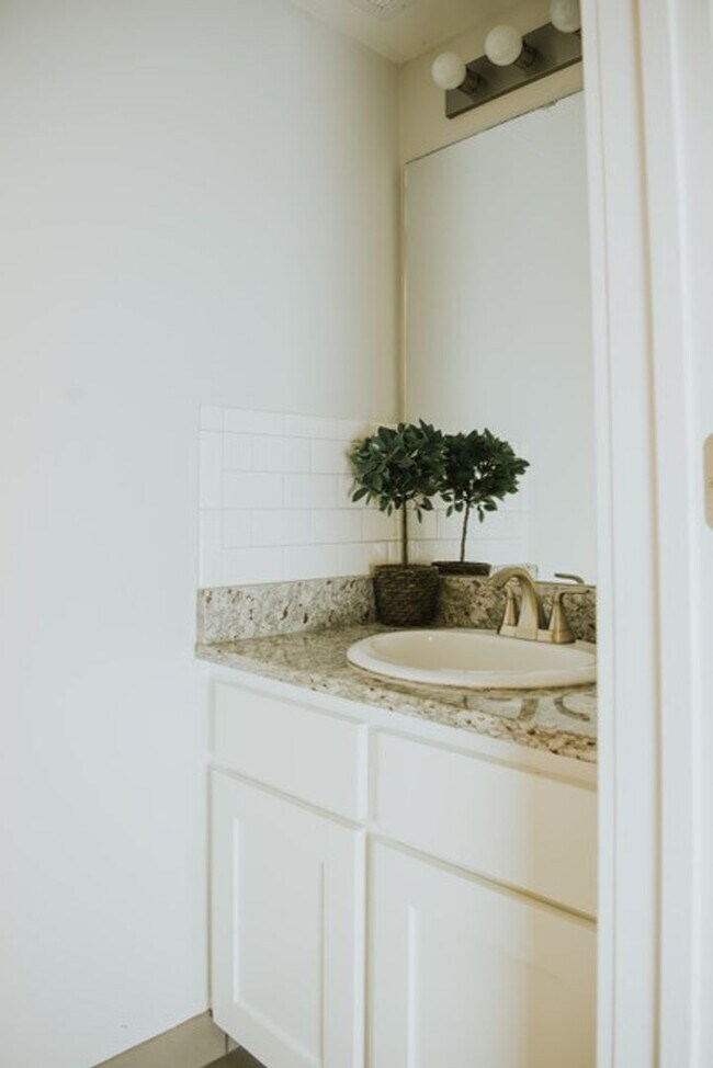 Building Photo - 3 Bed 2.5 Bath in Orem