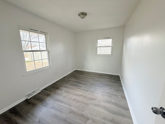 Building Photo - Now Showing this 4 Bedroom/2 bath in New Whiteland, IN