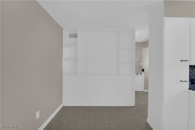 Building Photo - 23198 Gay St