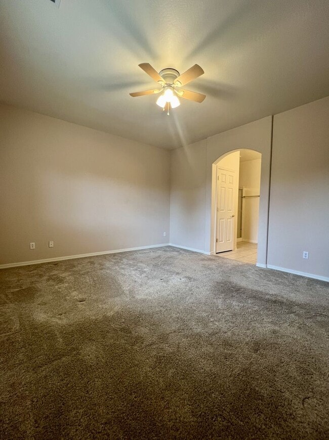 Building Photo - Gorgeous home in Viewpoint!