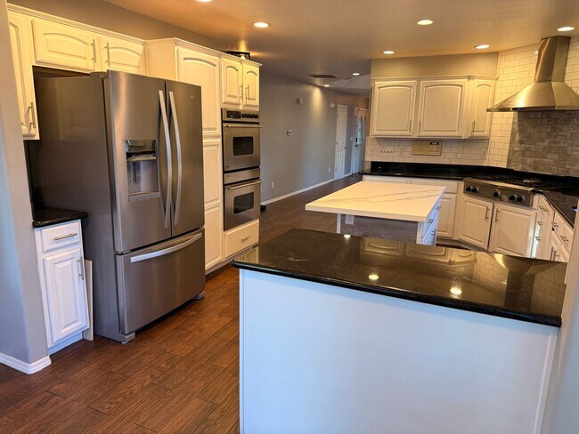 Building Photo - Gorgeous Flagstaff Rental