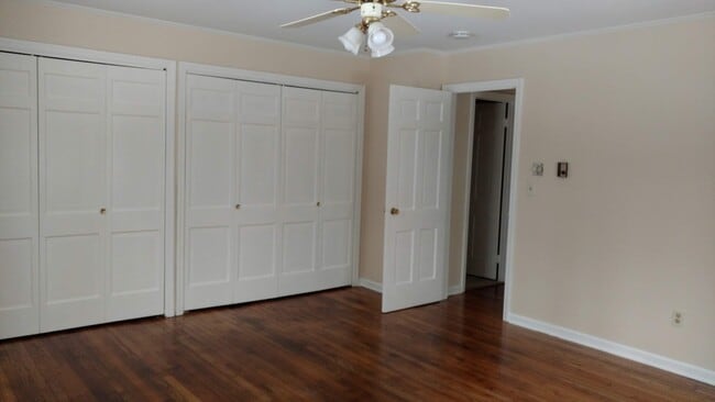 Building Photo - 631 Litchfield Tpke