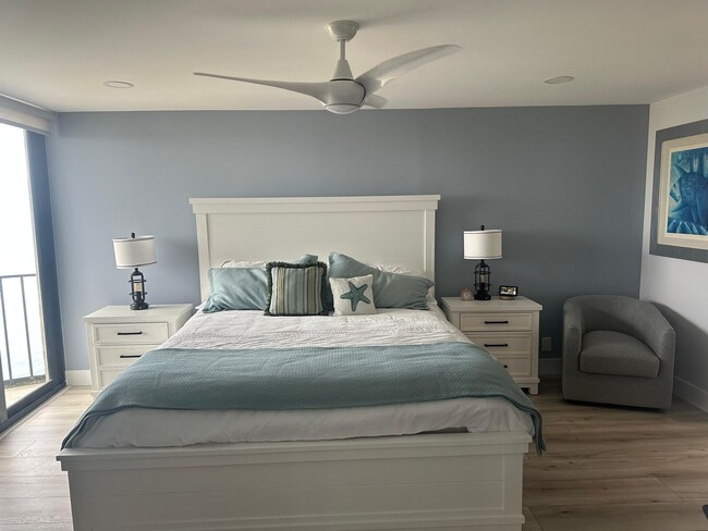 Building Photo - 5420 N Ocean Dr