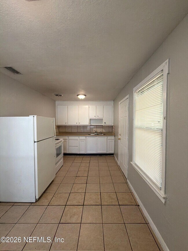 Building Photo - 5326 Mays Dr