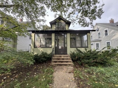 Building Photo - "Charming 3-Bed Hardwood Haven in (Powderhorn) Minneapolis – Spacious 1621 Sq Ft!"