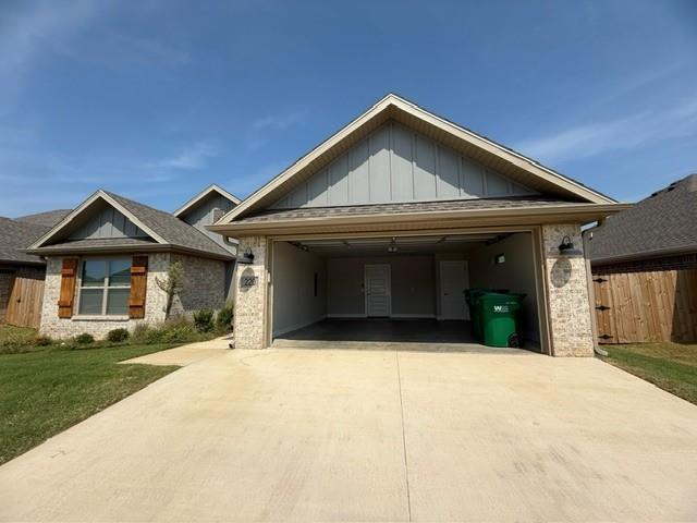 Building Photo - 220 Palm St