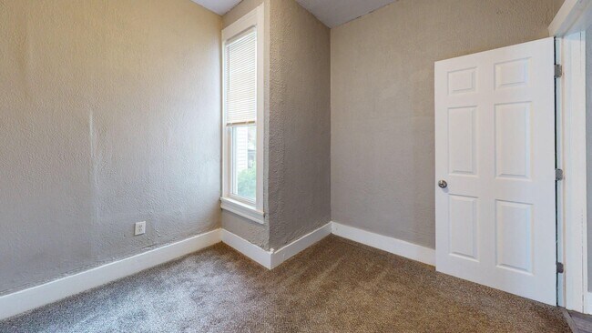 Building Photo - 6011 Pear Ave