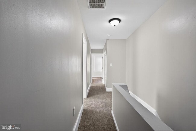 Building Photo - 738 Division St