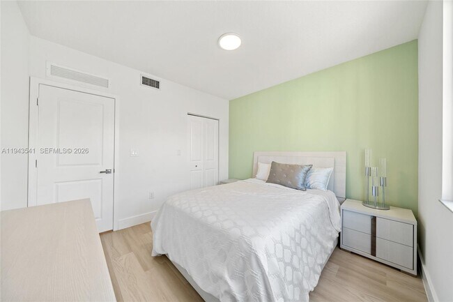 Building Photo - 4648 NW 83rd Ave