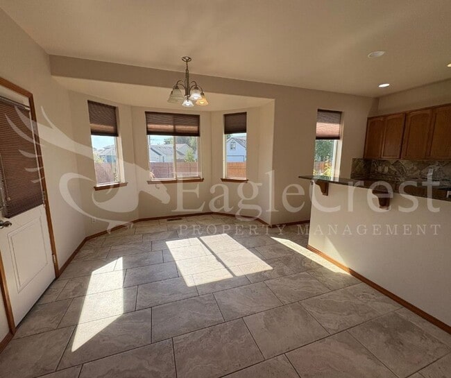 Building Photo - Three Bedroom, Two Bathroom House in Chape...