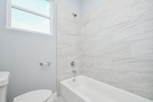 Building Photo - 10322 Rancho Bernardo Ln