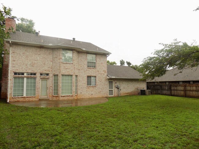 Building Photo - BREATHTAKING 3 Bed/2.5 Bath Home in Yukon!...