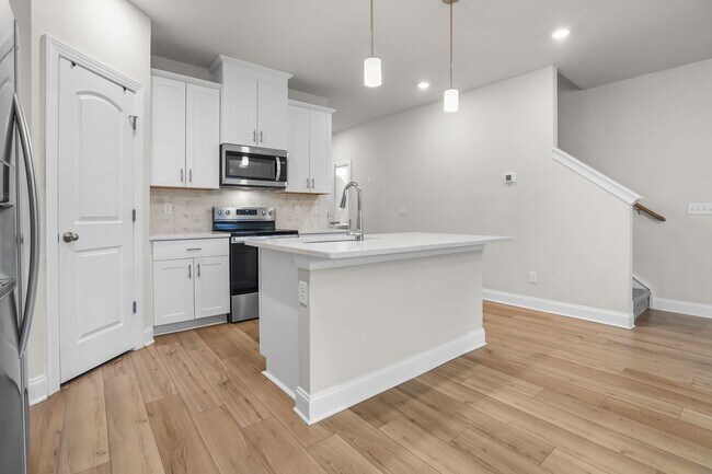 Building Photo - 326 Seaton Wy