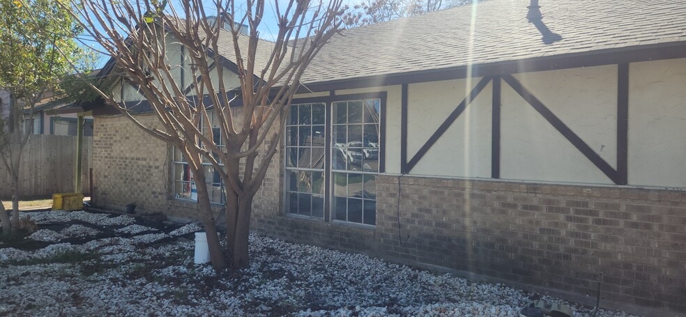 Front - 10434 Doc Holliday Trl