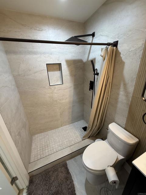 Building Photo - 817 Saugerties Ave