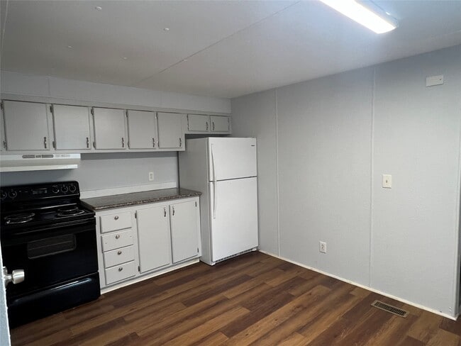 Building Photo - 13207 Captain Cir
