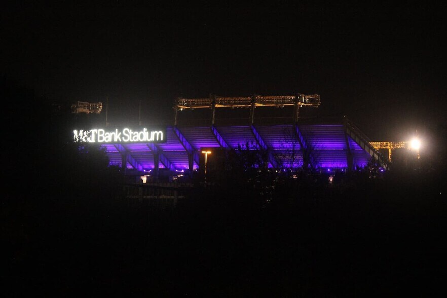 Building Photo - 613 S Paca St