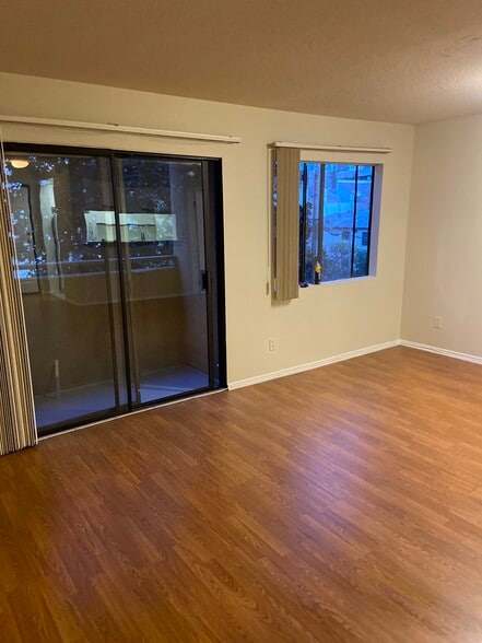 Building Photo - Midvale Ashton Plaza