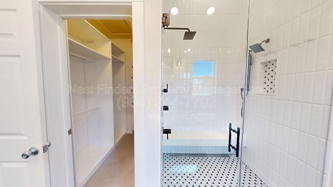 Building Photo - 114 Seminole Rd