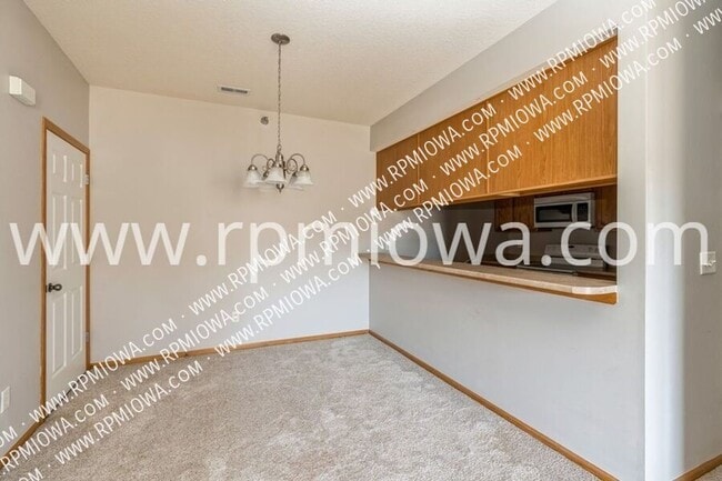 Building Photo - 1845 SW White Birch Cir